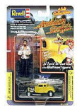 `32 Ford Street Rod w/ The Wolfman figure - Model 3168 - Revell