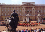 Changing the Guard at Buckingham Palace - 1000 Pieces