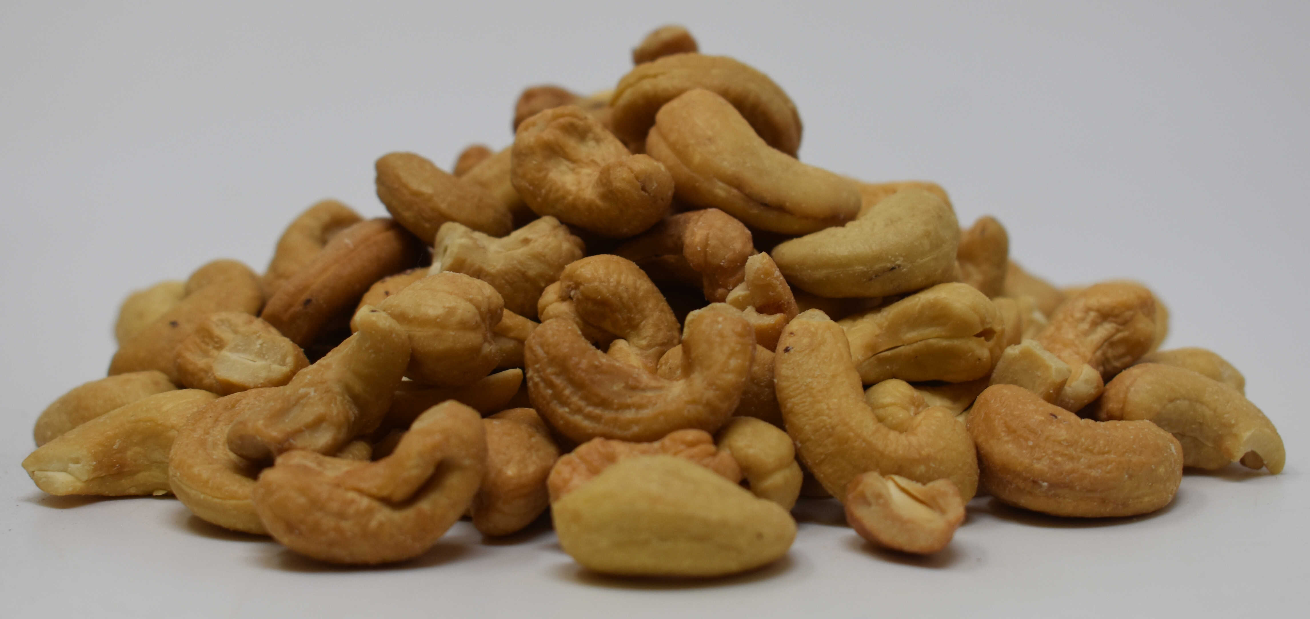 Cashews <BR>(Extra Large, Roasted and Unsalted) - Side Photo