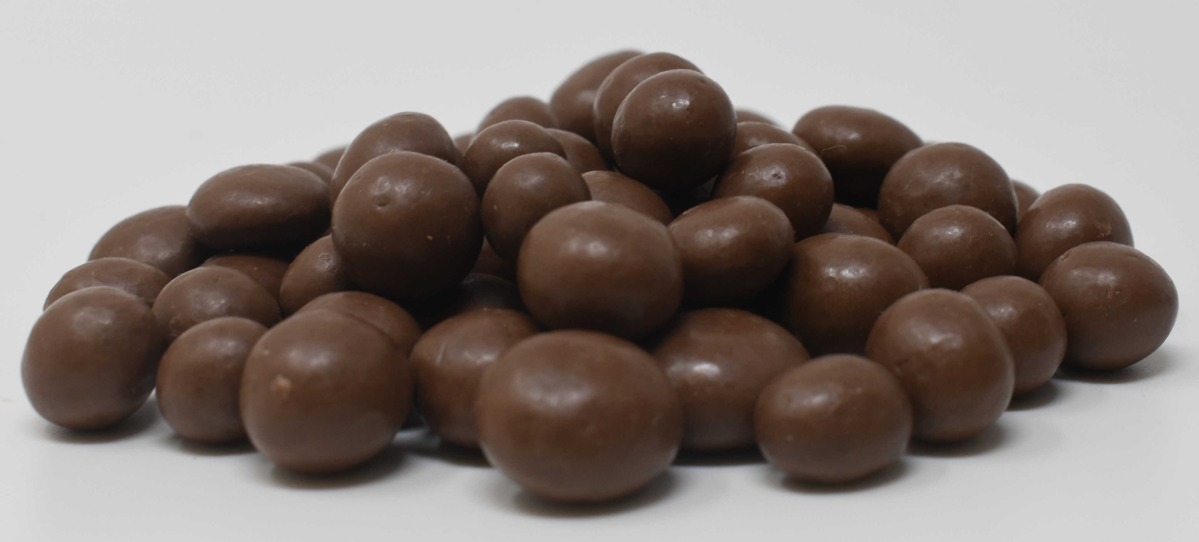 Chocolate Raisins - Side Photo