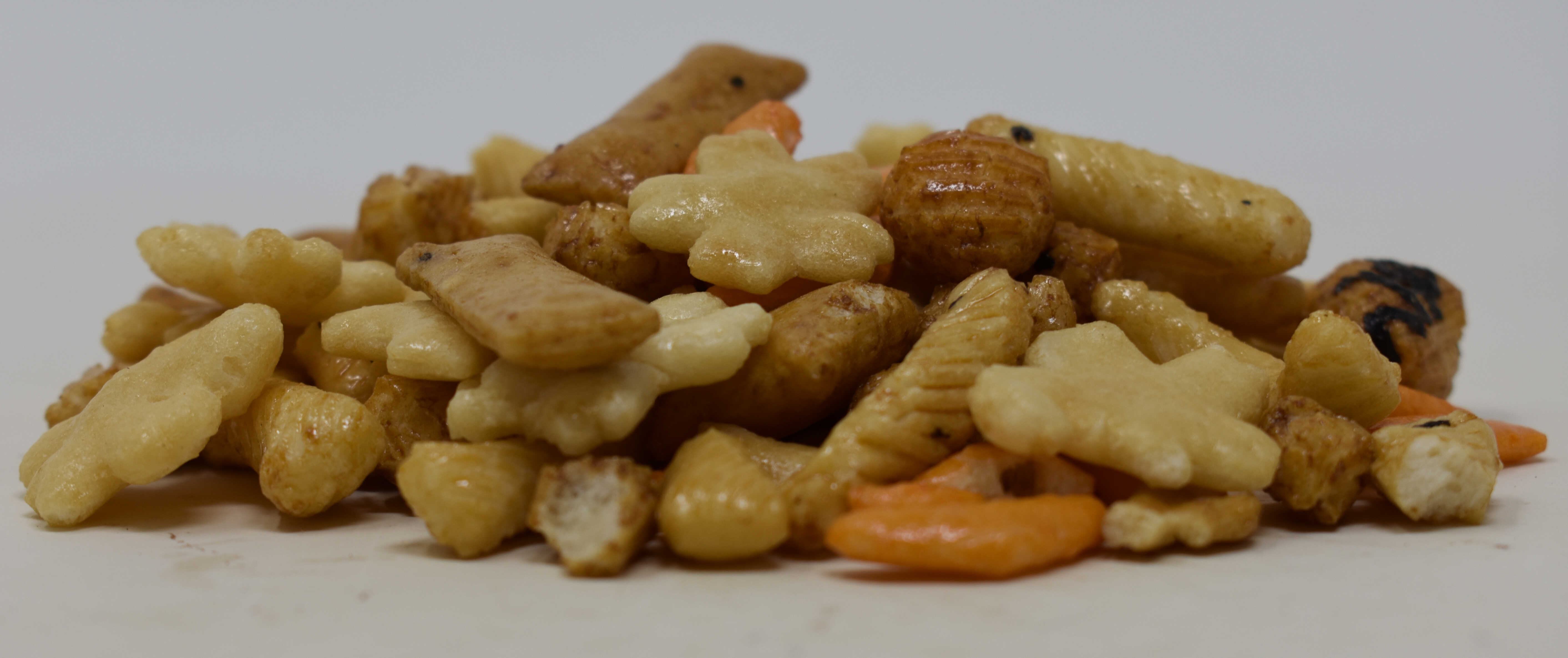 Rice Cracker Mix - Side Photo